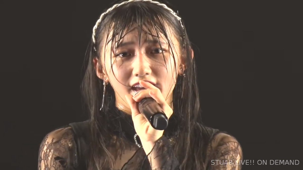 (14) AKB48 - Mushi no BalladAkimoto Sayaka solo, very good pick as her voice suits the song! At this point, she's already swimming in sweat, but the show must go on. She killed it here!