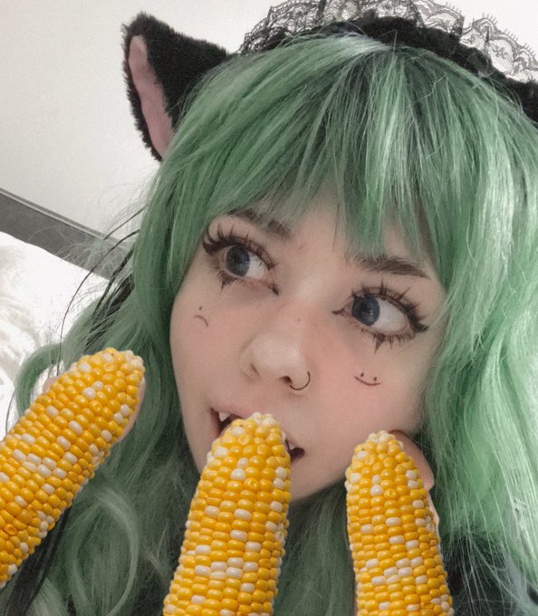 So much cock I mean corn delicious https://t.co/Ps6kEyh83I