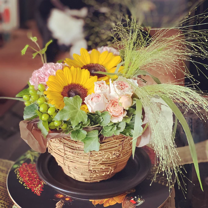 講談社さんからお花届いた…!ありがとうございます?かわいいぞ! 