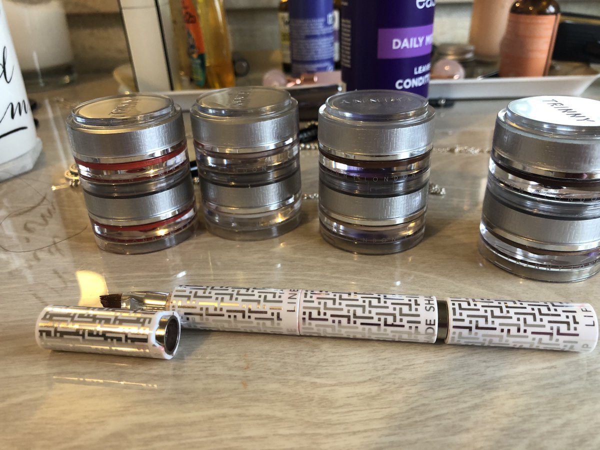 Julia Collis tweet media