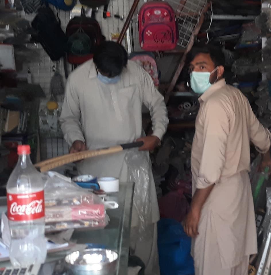 RwpVForce's tweet photo. Fahad Saeed Janjua UC Rep 48 (Gujar Khan) of Rawalpindi V-Force instructed Central Jamia Masjid Bhata to re-wash the surface with bleach. 
Also ensuring implementation of SOPs issued by the government and the mandatory wearing of masks.

#vForceUpdate #COVID19 #coronavirus https://t.co/3vZ2DWhVhB