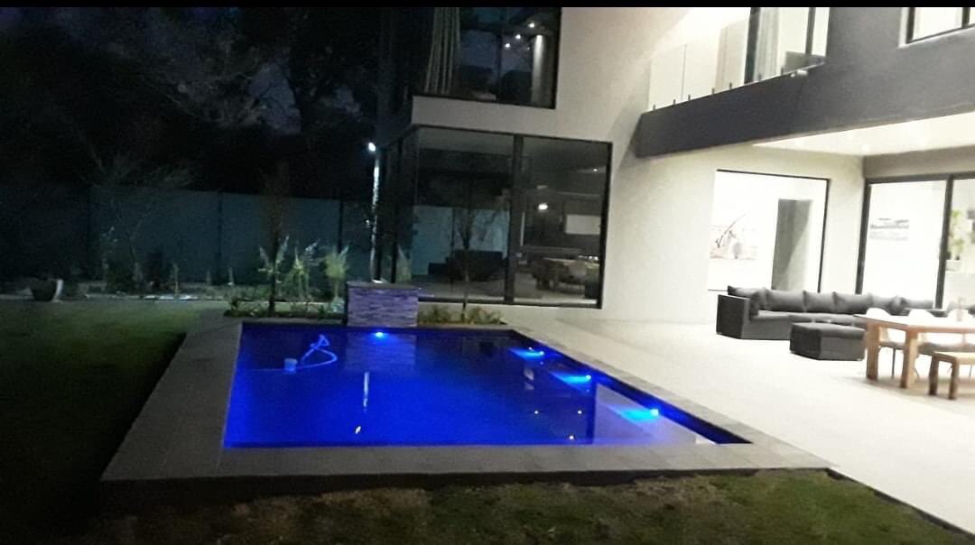 Gundo72637167's tweet photo. Making your dream swimming pool come true ....!
Let me help you out         0614010509whatsapp ☎️
0794137435☎️
#DJSBU https://t.co/HXVSK2tzEB