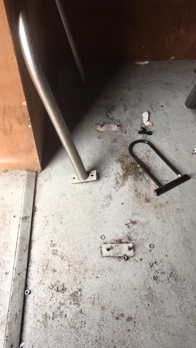 jamesmnutt's tweet photo. My girlfriend's bike was stolen during her night shift at Bristol Southmead.  Double locked but stand removed.  Please share. Police were unfortunately little use #Bristol #biketheft @StolenBikes_UK 
@BristolLive @TourDeThanks https://t.co/ABCJvbIoRT