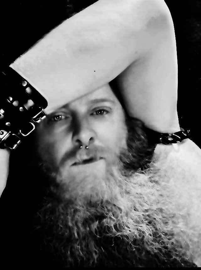 Kinky_Beard's tweet photo. #blackandwhite #blackandwhitephotography #bodypositivitiy #beardsandtats #selfie #daddy #daddybear #leather #leatherbear #sir #beardedbear #gay #gaybear #powerbottom #kink #fetish #beardpony https://t.co/xHLtRM5vZP