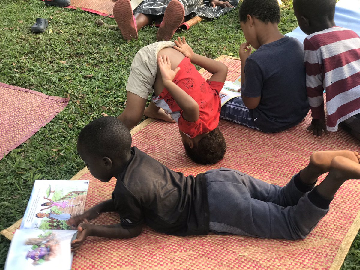 ireadiinnovate's tweet photo. Reading session at Banda Kyandaza - Mukono
“Children who read will become adults who think, ask questions about their surroundings and innovate tailored made solutions for their communities”
@NamuliBlazevic
#welovereadingbooks
#naturecreativity
#spreadlove https://t.co/nhm6G5e13K