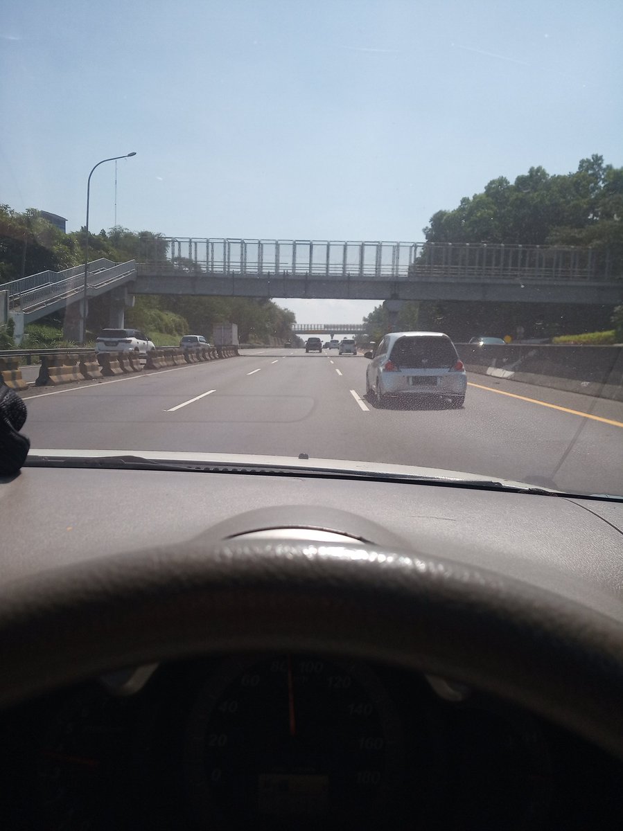 azis_dzaky's tweet photo. Otw rajamandala https://t.co/puM9W8IqBs