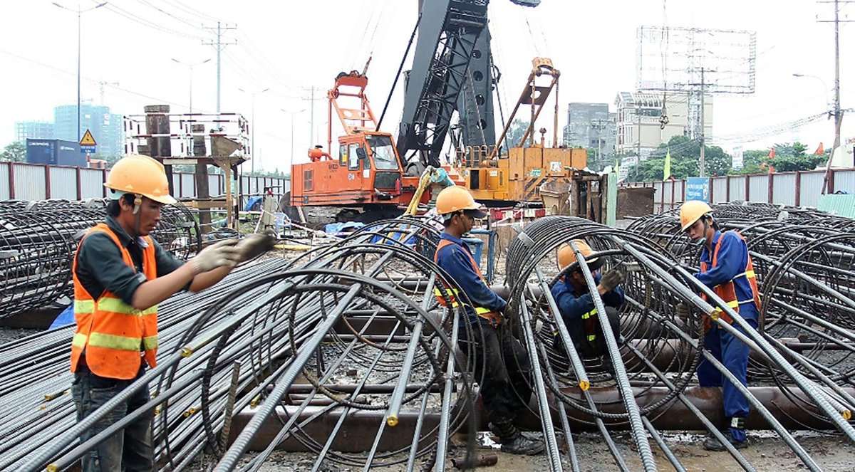 Hanoitimes2's tweet photo. Vietnam construction industry stays positive during Covid-19 #Vietnam #Covid19 #coronavirus #ncov #pandemic #constructionIndustry #steel #HoaPhat #HoaSen
https://t.co/OUHbCiAGFV https://t.co/DoptmAlnVQ