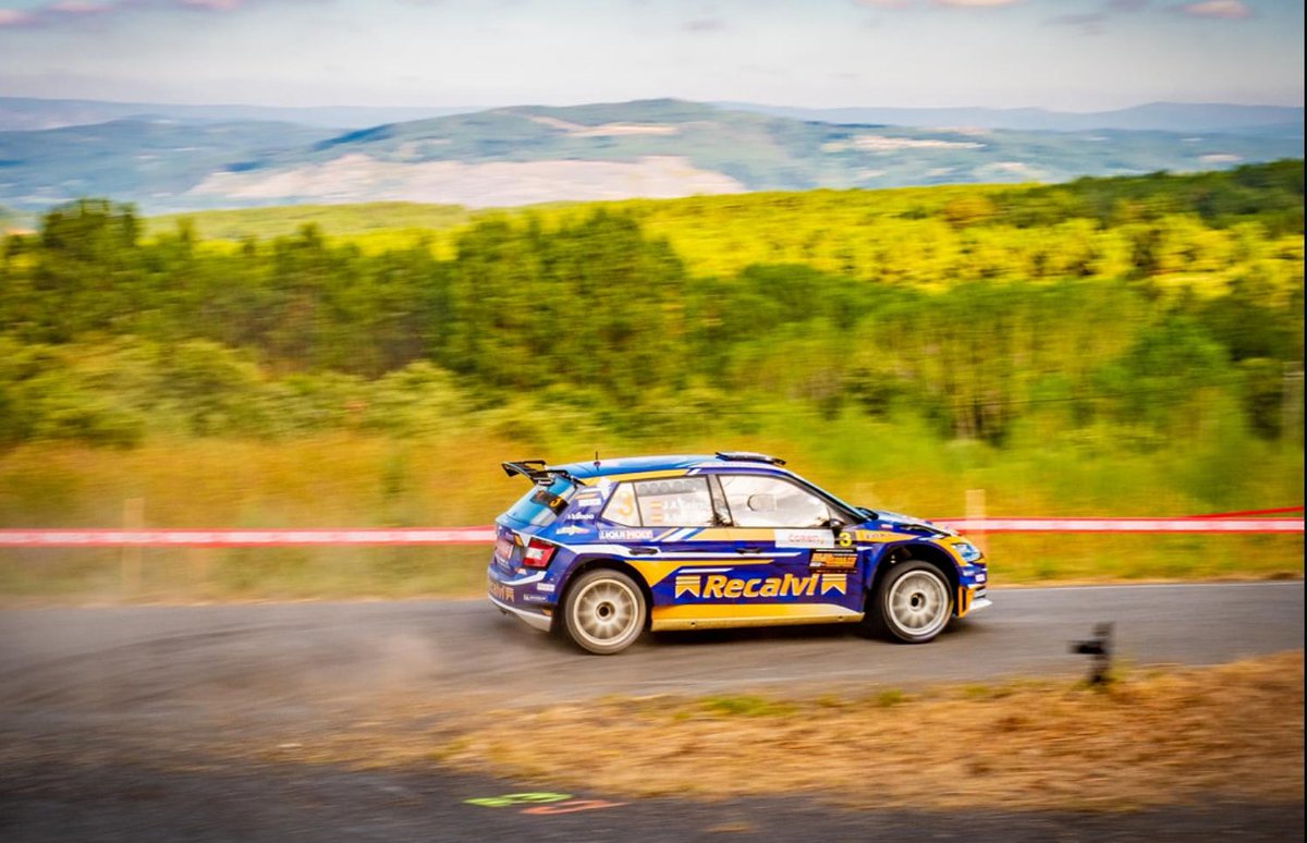 RallyOurense's tweet photo. Dos de dos para José Antonio Suárez que aumenta su ventaja sobre Pepe López hasta los 1.8 segundos. Tercero es Ares a 14.1 segundos, cerrando el top 5 Alberto Monarri e Iago Caamaño a 29.4 y 41.6 segundos respectivamente #53ROU https://t.co/01B7fSGv23