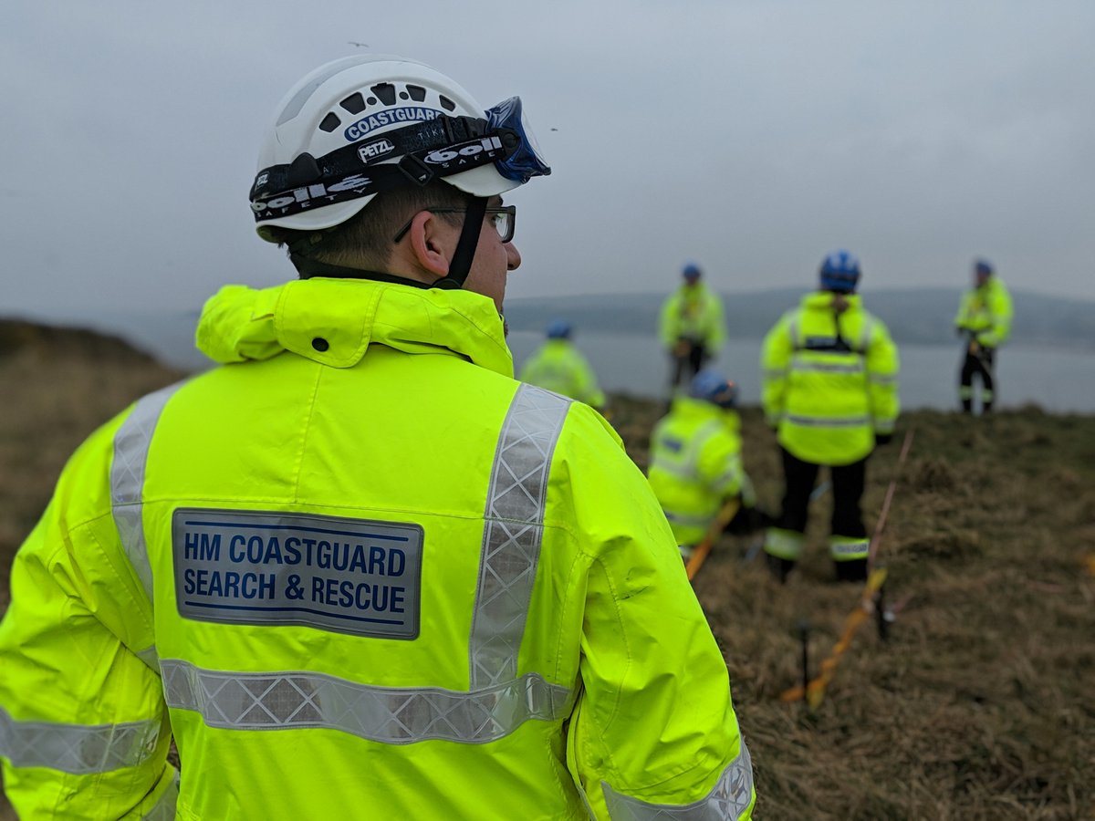 It's the weekend 🙌🏻

Here's what we were up to on Friday along the coast &amp; out at sea, being there when you needed us most 🚨

Total incidents: 127
Coastguard Rescue Teams: 73
Aircraft taskings: 11
Lifeboats (<a href="/RNLI/">RNLI</a> /Ind): 40
Hovercraft: 3 

📞9⃣9⃣9⃣ Coastguard

📷<a href="/MCA_media/">Maritime and Coastguard Agency</a>