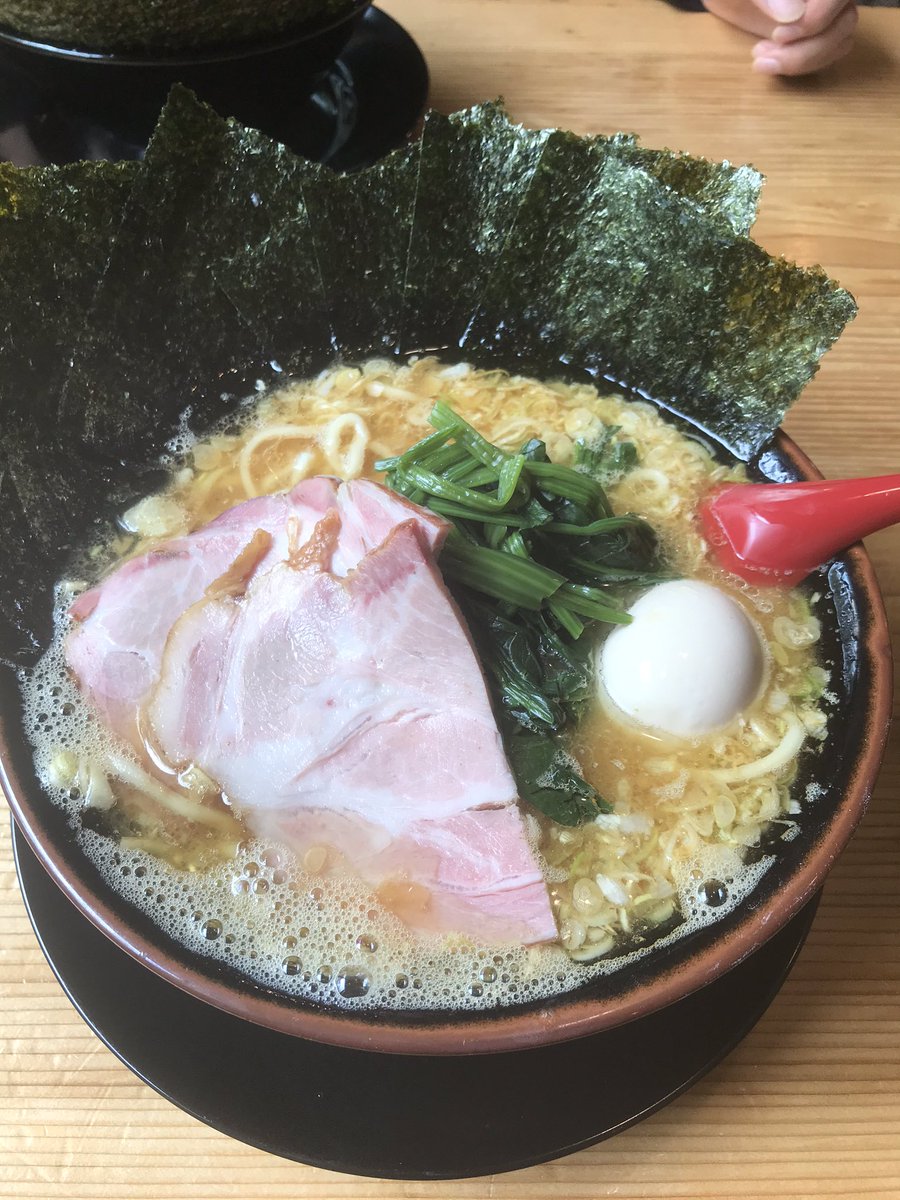 ramenshichifuku's tweet photo. 本日、横浜家系ラーメン伯耆家さんにて

猪骨mixバージョンでのラーメンを頂き

ました🐗すごくマイルドな味わいで自分

好みのドストライクな一杯！

日々進化し続けているスープ❗️

ご馳走さまでした🤲 https://t.co/ymkHwXJYO7