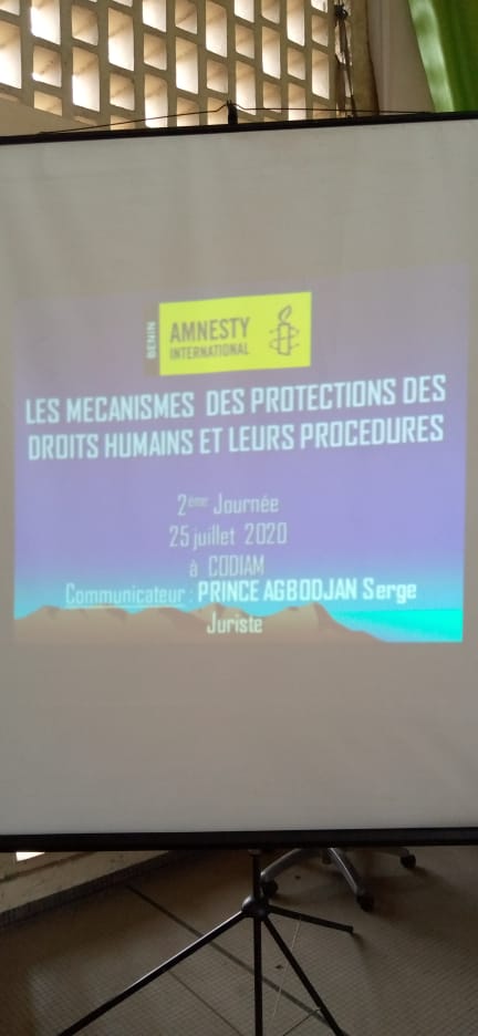 attindoglofreju's tweet photo. Pour cette deuxième journée, les jeunes seront outillés sur les mécanismes des protections des droits humains et leurs procédures. C'est toujours avec notre formateur monsieur  @AgbodjaSerge.@amnestybenin @Avlessifiacre @CyriaqueGlory @CecileCoudriou @kikanfr @ambafrancebenin https://t.co/mE6gnEKETl