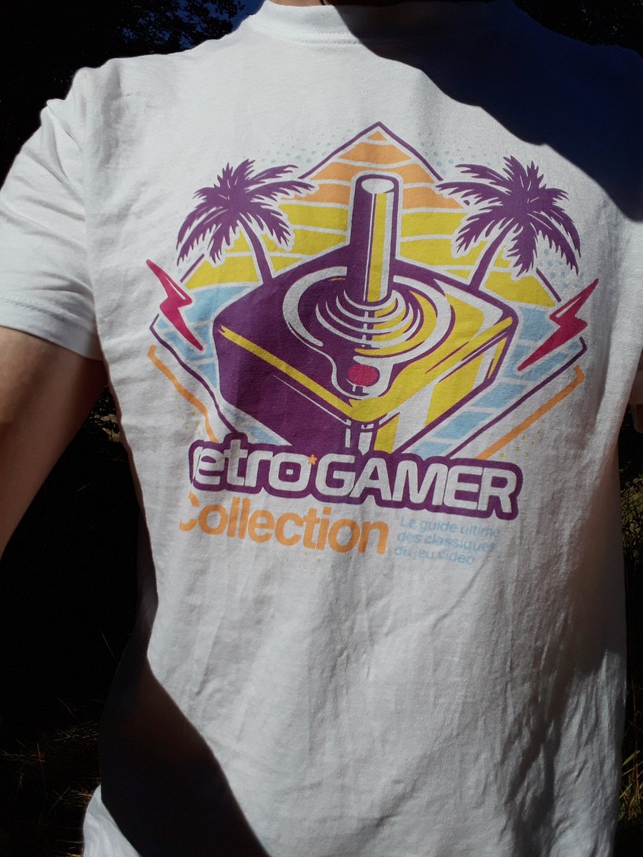 Twinsunnien's tweet photo. #Selfie #RetroGamerCollection C'est l'été 😎 https://t.co/nXT5kRhAPB