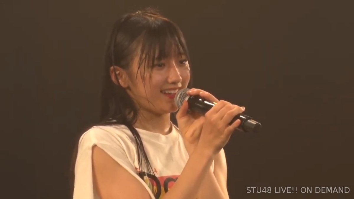 Thanking the staff and fans and promises to do her best as a performer