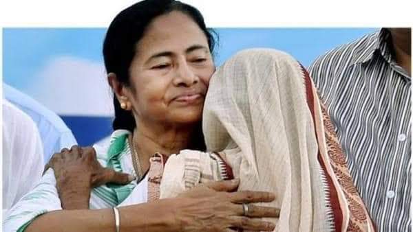 AMISANDIP4's tweet image. আপনার সাথে ,আপনার পাশে 
আমাদের সকলের প্রিয় দিদি ।। 
#বাংলার_গর্ব_মমতা।।
#didiachenchintanei 
@MamataOfficial