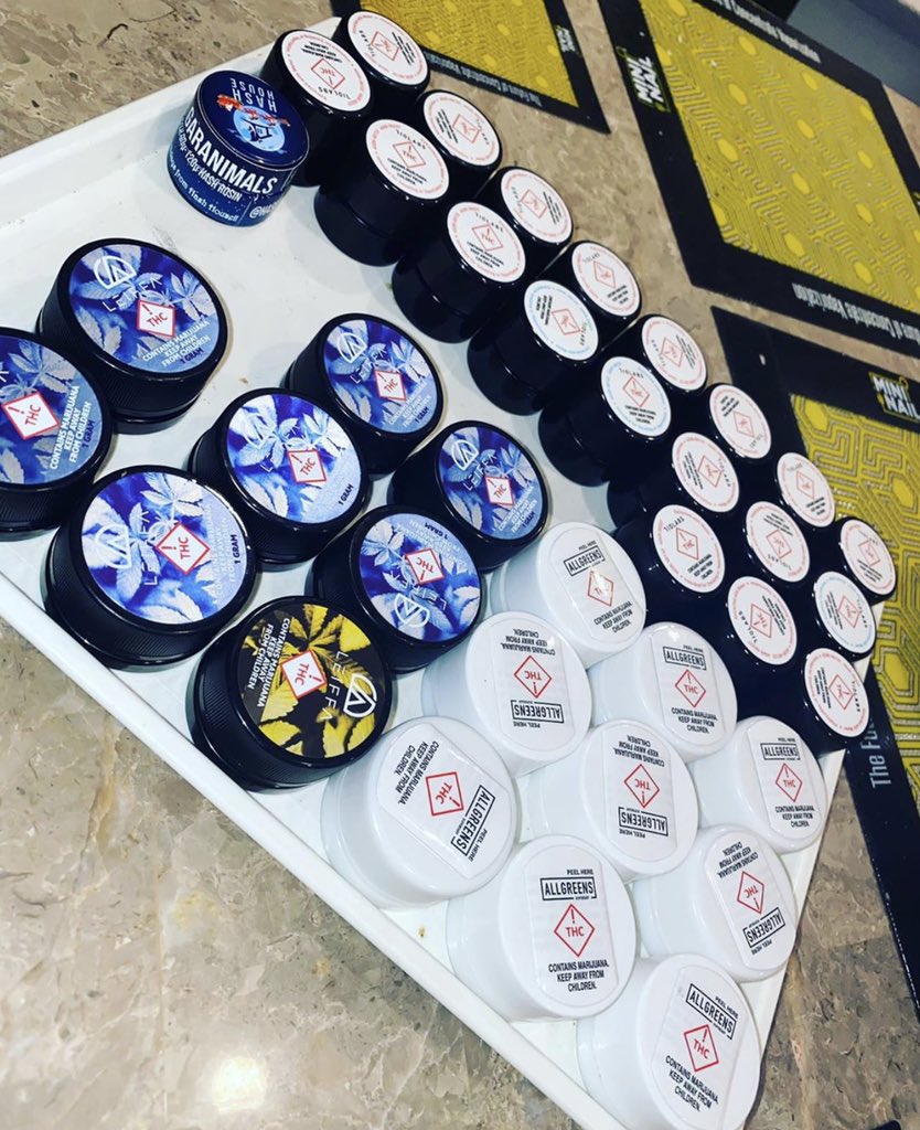 CplugTh's tweet photo. #solventless #sho #rosin #liverosin #extracts #sauce #terpsauce #diamonds #thca #extracts #extraction #waterhash #icehash #hash #freshfrozen #wax #710labs #heatandpressure #icewater 
Snapchat:slimboy_plug https://t.co/nUlOn8vjmA