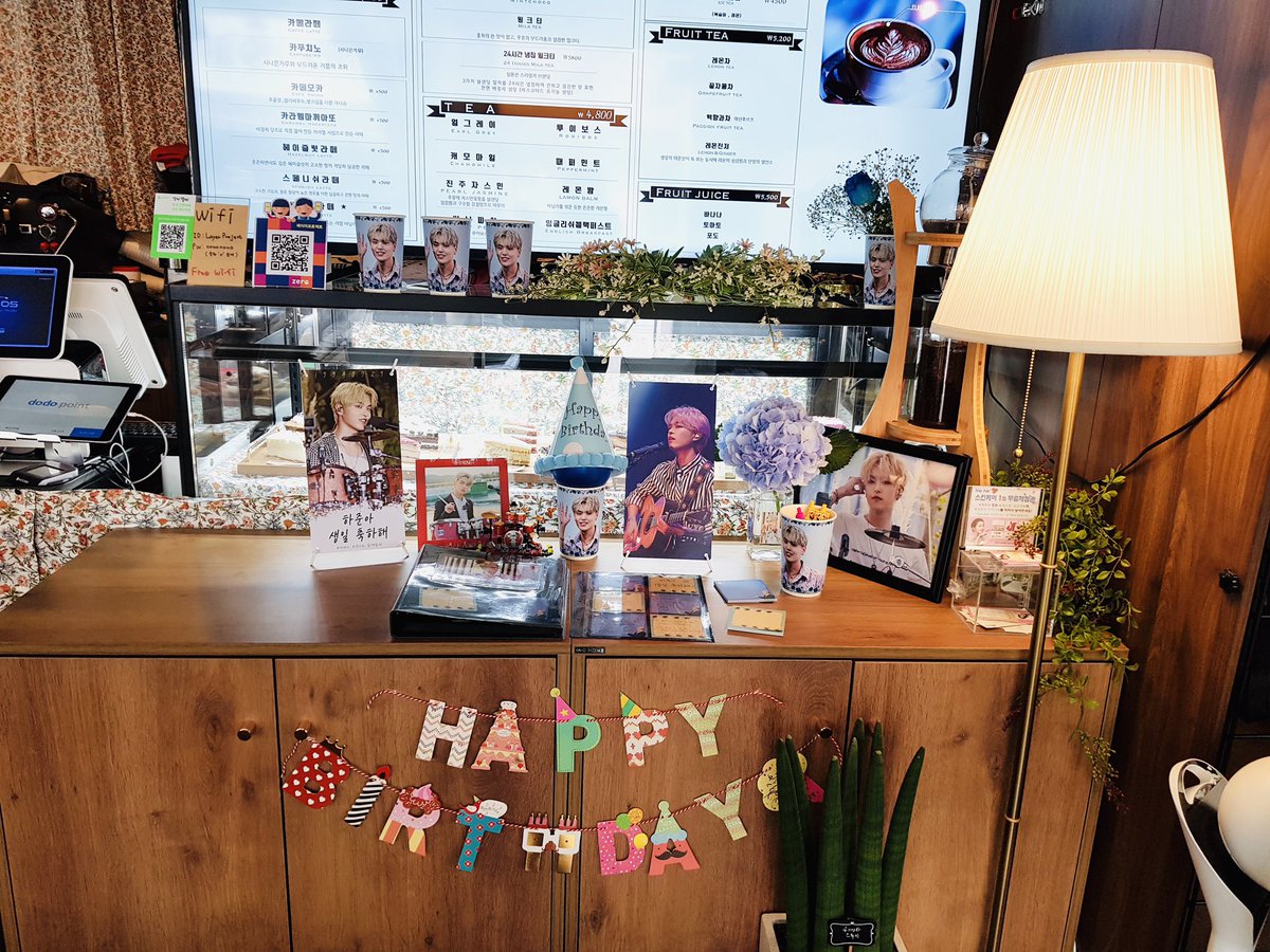 🥳하준 생일 카페가 준비되었습니다🥳

많이 많이 많이 방문 해주시고
축하 메세지랑 후기도 많이 남겨주세요🥰

📌 반드시 마스크 착용 부탁드립니다
📌 메모 외에 전시품은 눈으로만 감상해주세요

서울 강남구 역삼로63길 19
레이어프로젝트  (구)ACAFE