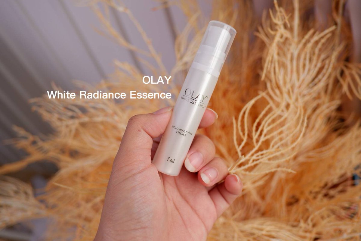 lindainfluence's tweet photo. ทุกคนนน!! คือ Olay White Radiance Essence ตัวนี้น่าสนใจอะอยากบอกต่อ คือมี Niacinamide(วิตามินบี3) + Sepitonic complex ที่แบบว่าคนผิวหน้าหมองคล้ำต้องลองเลยอันนี้ช่วยได้เลยนะ พิกัดเซเว่นเลยจ้า 7 ml. แค่ 185฿ ไอเท็มถูกและดีเลยนะเนี่ย!! #Howtoperfect https://t.co/dGVCq2BymU
