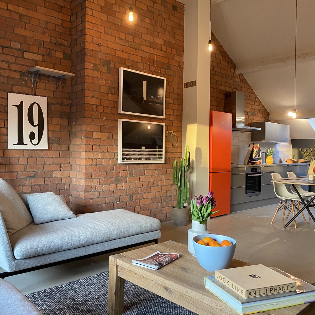 etcurban's tweet photo. There’s never been a better, more affordable time to buy your new home than right now!

With Help to Buy, you can buy a loft apartment with just £6,750.

See our latest blog below for more information 

 https://t.co/u5lCos2xJB #Preston #Property https://t.co/D7fP3etkw3