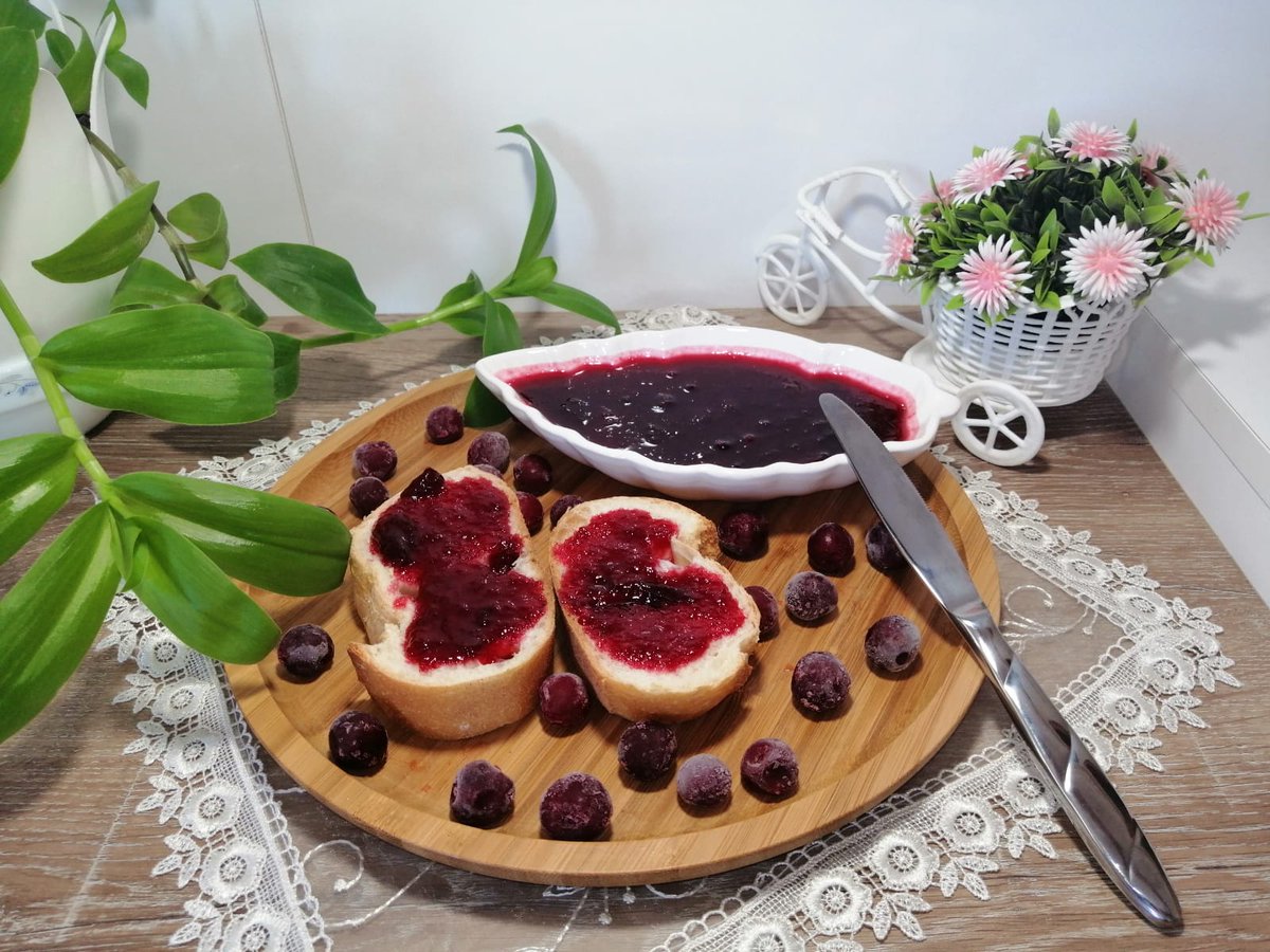 FTarifleri's tweet photo. 🍒Kahvaltılık VİŞNE REÇELİ Tarifi🍒

- Tarifi için Instagram: FEVKALADE YEMEK TARİFLERİ👇👇
https://t.co/PAtpGWcLWF

#Cherry #Vişne #Vişnereçeli #Marmelat #Kahvaltı #Breakfast #FTarifleri #Serpmekahvaltı #Açıkbüfe #Fevkaladeyemektarifleri #Sugar #Jam https://t.co/Ql51fc72hu