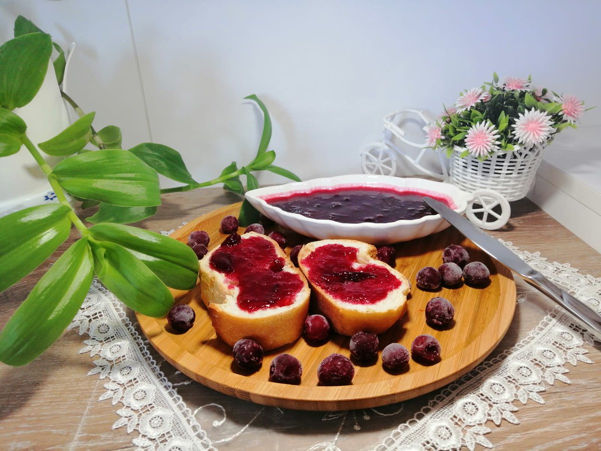 FTarifleri's tweet photo. 🍒Kahvaltılık VİŞNE REÇELİ Tarifi🍒

- Tarifi için Instagram: FEVKALADE YEMEK TARİFLERİ👇👇
https://t.co/PAtpGWcLWF

#Cherry #Vişne #Vişnereçeli #Marmelat #Kahvaltı #Breakfast #FTarifleri #Serpmekahvaltı #Açıkbüfe #Fevkaladeyemektarifleri #Sugar #Jam https://t.co/Ql51fc72hu