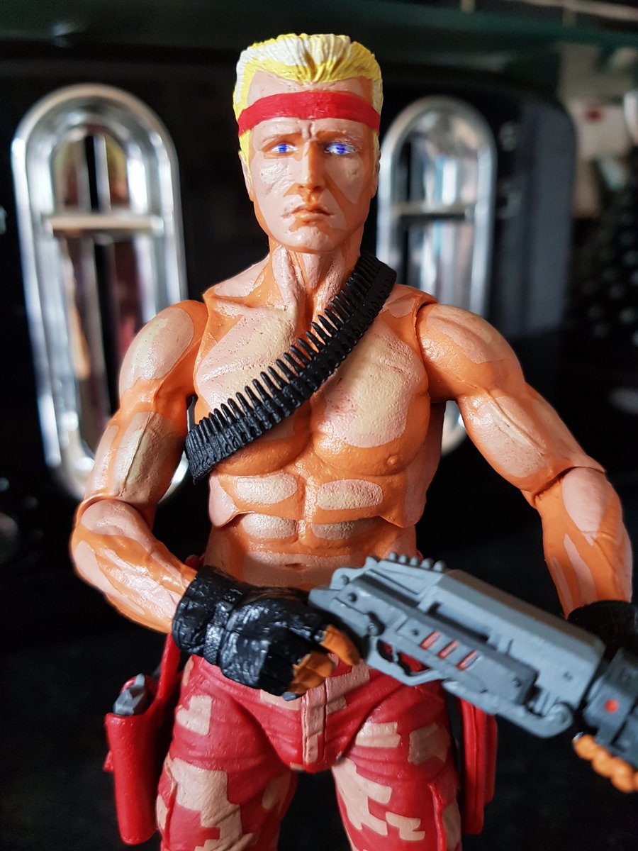 Amazing set from @NECA_TOYS , the old school video game stuff from them are truly stand out for me I hope we get some more licenses in the near future!
I repainted Billy's eye how does he look?
#contra #BillyMadDogRizer #necacon #NECA #videogaming #RetroGames #acba