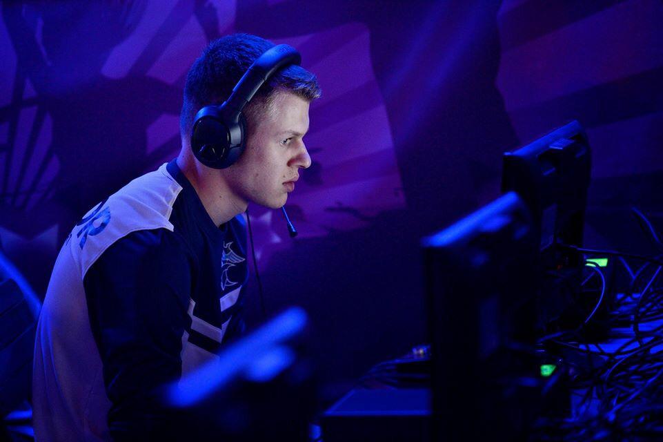 Il y a plus de 5 ans. #WeAreCompleT 

@SFCO_eSport <a href="/DexertoFR/">DEXERTO.FR</a> <a href="/eV_Ryzzor/">La Légende</a>