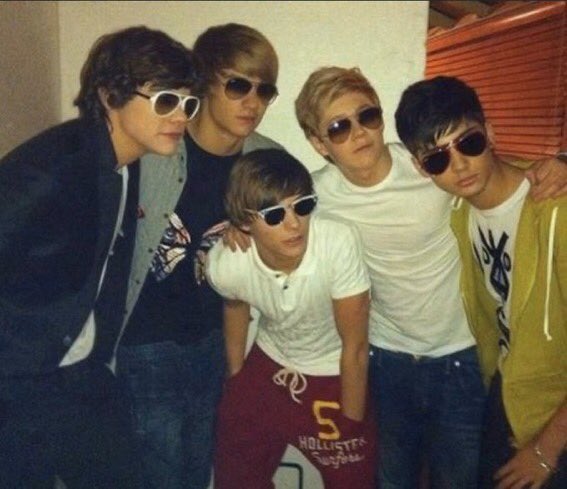 sxnflowerxo's tweet image. YESSSIRRRRR #OneDirectionVSDirectioners