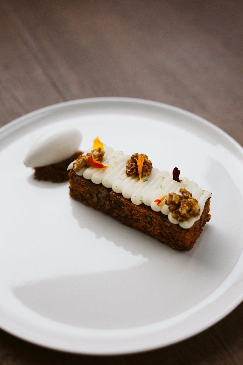 lmgastronomia's tweet photo. Tarta de zanahoria y helado de rosa
Tarta de chocolate y café
#LeandroGil
#LaBiblioteca https://t.co/kZP7PaQ0ri