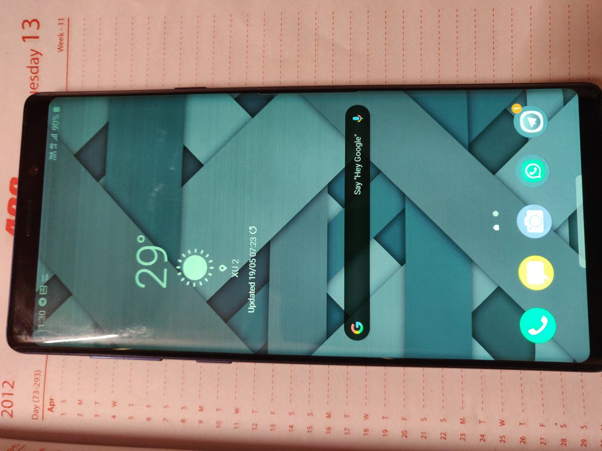 mudutherock's tweet photo. Me too facing same issue #samsungdisplayproblem https://t.co/i79q3VramN