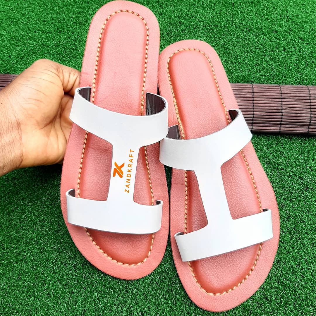 Zandkraft's tweet photo. Good afternoon lovelies.

💙INTRODUCING TEEJAY 💜

TEEJAY is unisex, very comfortable and sturdy. It is made with leather and well fitted straps that allow the feet room for air while making you look beautiful. https://t.co/36C9uoku8n