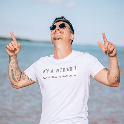 igordeoz's tweet photo. #NovaFotoDoPerfil https://t.co/vVNjvvUADI