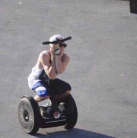 oriisit's tweet image. Bisa2 nya kita ngajak gelud om om😭

#OneDirectionVSDirectioners