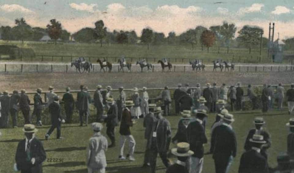 TheAfleetAlex's tweet image. #Saratoga 1918 during the flu pandemic. Nearly everyone wearing masks and gloves.