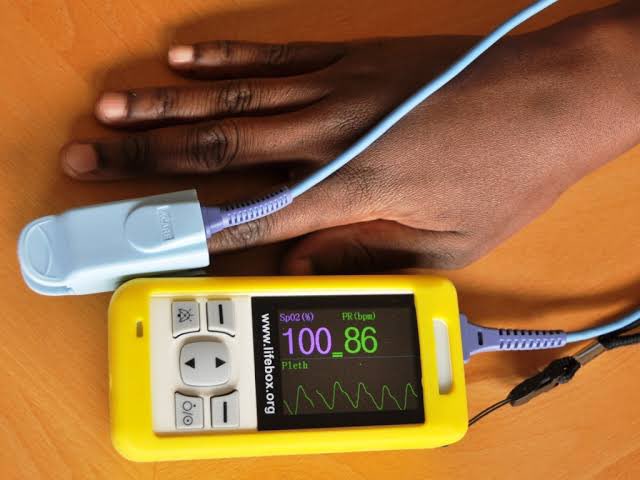 2. Pulse oximeters at all health facilities to identify patients in IMMEDIATE danger who need referral or high flow oxygen - patients are collapsing waiting for results  - temperature scanners at hospitals casualty inadequate on their own  #NotLockdown  @MOH_Kenya