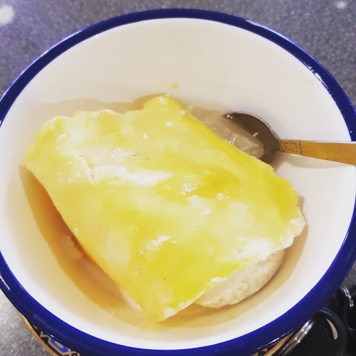 Nut01926286's tweet photo. กินไข่แบบนี้ อันตรายมั้ยนะ https://t.co/aSfzeXnPfr