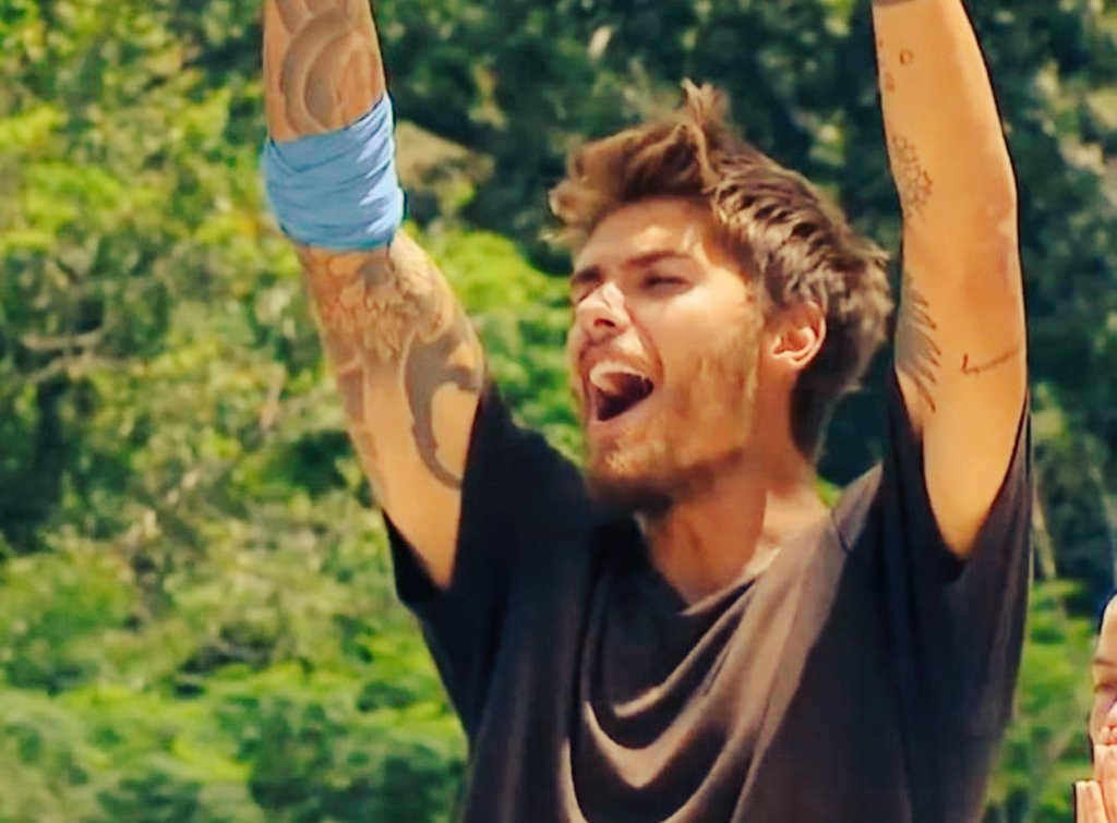 winnerswithguns's tweet photo. İlk günden itibaren desteklediğim için bir an bile pişman olmadığım, yeri gelince laf eden herkese karşı savunduğum minik zürafayı şampiyon yapamadık ama hem o bizi hem de biz onu kazandık.

Yanındayız Minik Zürafa ve mutluyuz. 🦒

İyikiVarsın MinikZürafa

@barismrtyagci https://t.co/NXFZ3YrzXj