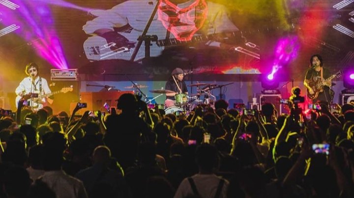 blastertd's tweet photo. no doubts why 'IV OF SPADES LANG MALAKAS' is trending. i mean

look: https://t.co/eyBv5Ra3RY