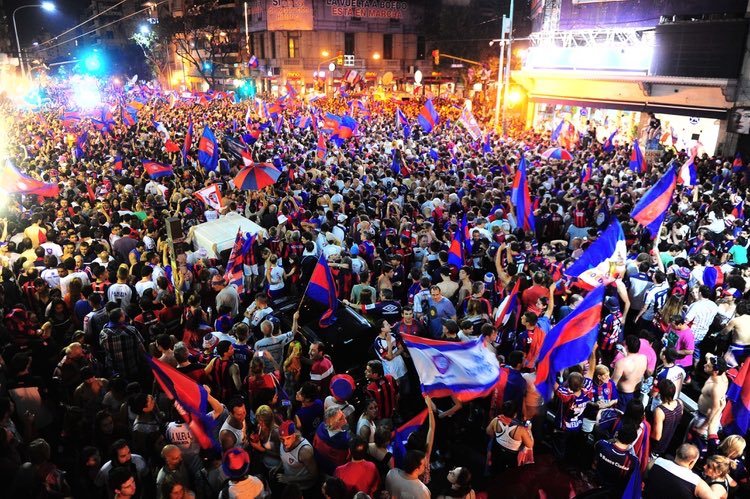 RomagnoliPipi's tweet photo. Feliz día al Barrio mas hermoso 💙❤️💙 y a Boedo lo que es de Boedo #SiALaLeyDeRezonificacion https://t.co/ptAHkeZeSC