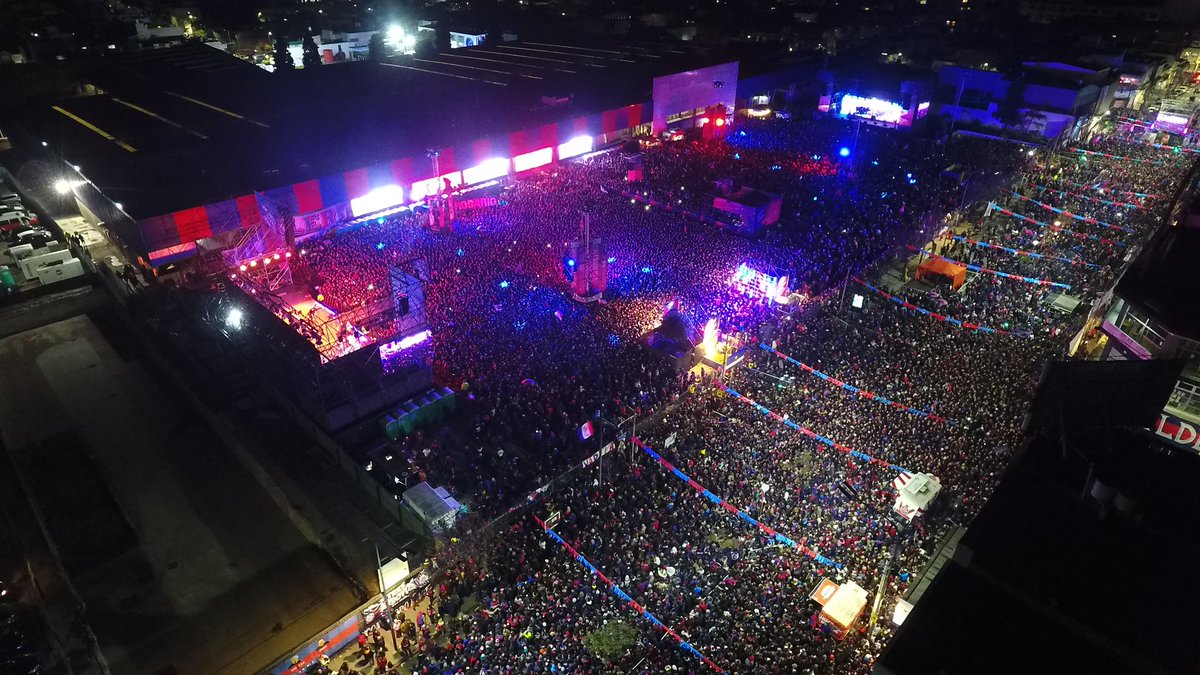 RomagnoliPipi's tweet photo. Feliz día al Barrio mas hermoso 💙❤️💙 y a Boedo lo que es de Boedo #SiALaLeyDeRezonificacion https://t.co/ptAHkeZeSC