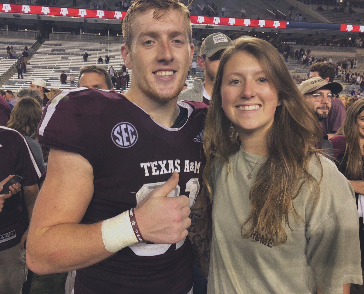 linnddyy_'s tweet photo. I was yelling my lungs out in kyle field https://t.co/2egEY6ZNNA