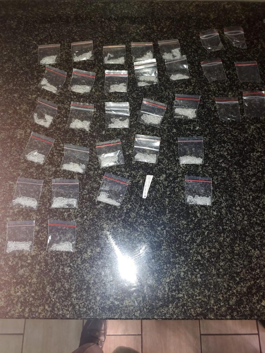 Bluehawktactic1's tweet photo. OPERATIONAL SUCCESS
25/07
Following Intel received members detained a vehicle for a stop &amp; search. Drugs were found hidden in the panels of the vehicle. Suspect arrested &amp; booked in at BrakpanSAPS Seized: 
- 26 packs crystal meth
- R2,810
Units:
BLUE HAWK TACTICAL CIU TEAM 6
EMPD https://t.co/A9PIypFCDS