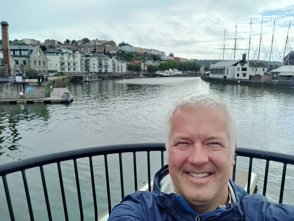 DerekTheWeather's tweet photo. Greetings from #Bristol! The rain has stopped and it's  brightening up 🌧️➡️⛅

Someone on a boat just shouted "It's the weatherman walking!" Good job I wasn't misbehaving! 😉

We start filming a new series soon on the @WalesCoastPath for transmission in 2021 🎥😁 https://t.co/FOr5mOdxaI