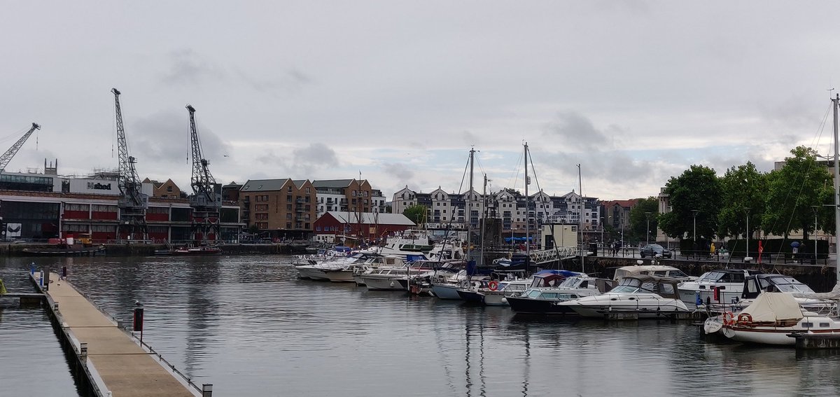 DerekTheWeather's tweet photo. Greetings from #Bristol! The rain has stopped and it's  brightening up 🌧️➡️⛅

Someone on a boat just shouted "It's the weatherman walking!" Good job I wasn't misbehaving! 😉

We start filming a new series soon on the @WalesCoastPath for transmission in 2021 🎥😁 https://t.co/FOr5mOdxaI