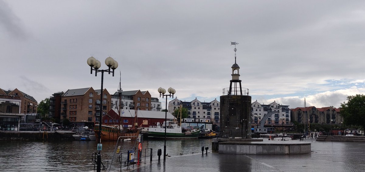 DerekTheWeather's tweet photo. Greetings from #Bristol! The rain has stopped and it's  brightening up 🌧️➡️⛅

Someone on a boat just shouted "It's the weatherman walking!" Good job I wasn't misbehaving! 😉

We start filming a new series soon on the @WalesCoastPath for transmission in 2021 🎥😁 https://t.co/FOr5mOdxaI
