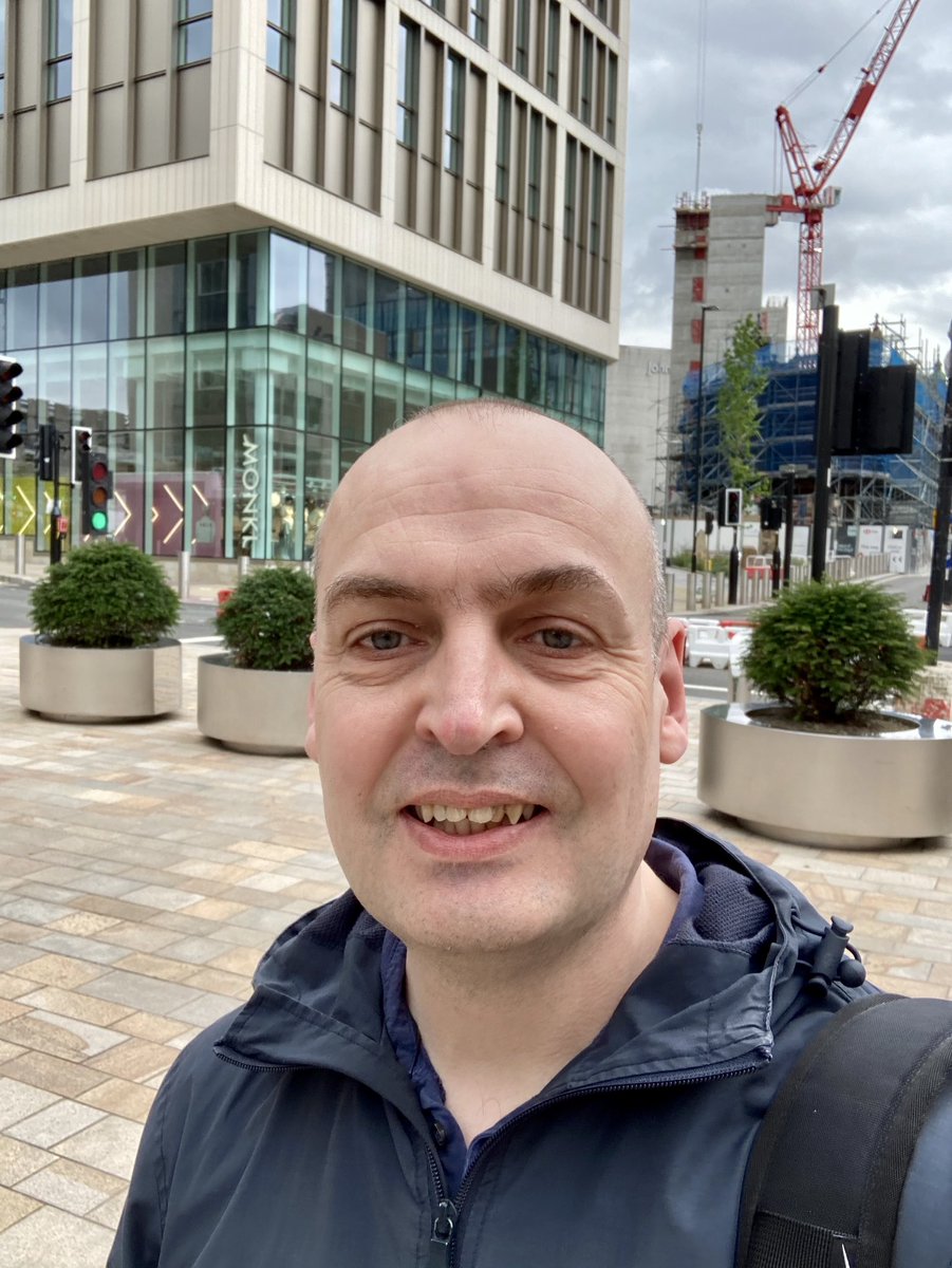 markpashley_'s tweet image. First time in Sheffield City Centre since lockdown, @SheffCouncil signs outside shops. #sheffieldissuper #sheffieldcitycentre #queuehere #easinglockdown
