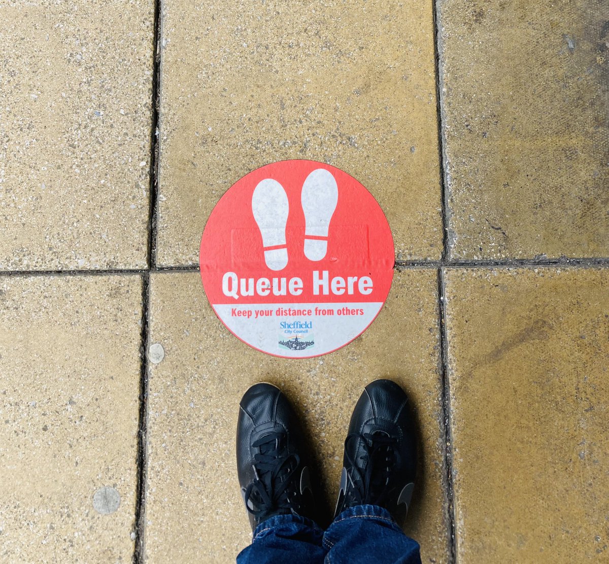 markpashley_'s tweet image. First time in Sheffield City Centre since lockdown, @SheffCouncil signs outside shops. #sheffieldissuper #sheffieldcitycentre #queuehere #easinglockdown