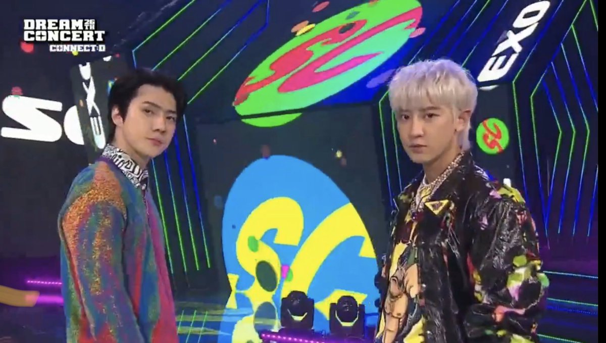 chanyeollie6107's tweet photo. Amazing duo sehun & chanyeol ❤
#EXO_SC #EXOSCatDreamConcert #chanyeol #sehun #1BillionViews #rodeostation #wal https://t.co/7CLZzVsT3K