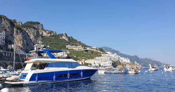 Spectacular views of the Amalfi Coast 😍 📸 @mafweiss #prestige #prestigeyachts #prestige680 #yachts #amalficoast #yachtingitaly #yachting #luxurylifestyle #luxuryyachts #prestigeyacht680 #prestigeowners #beautifuldestinations #luxurytravel