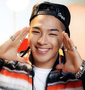  #TAEYANG as Gingerbread Man - dope gumdrop buttons congratz - most loyal pal out there - is made out of sugar - smol - kinda savage #BIGBANG  @YG_GlobalVIP