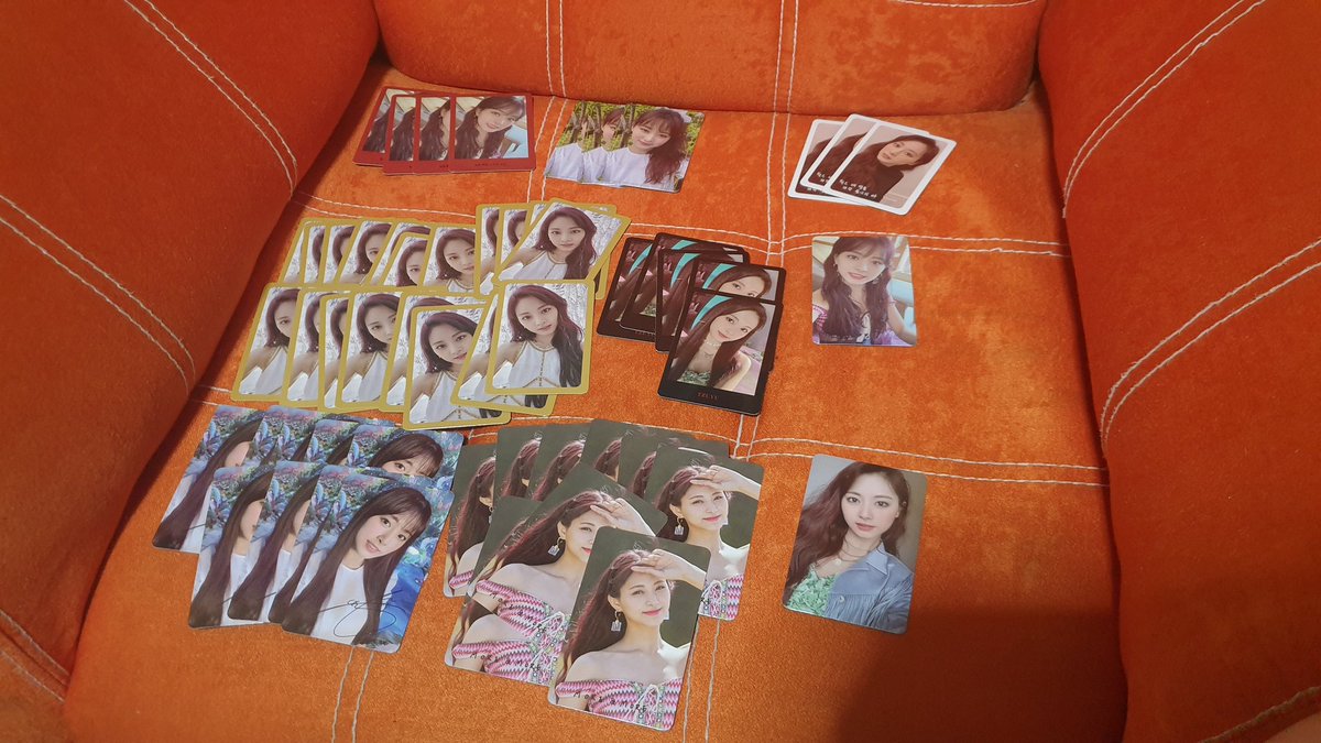 TZUYU CARDSRed Border - 4Thin Border - 3White Border - 3Gold Border - 19Black Border - 5Jeju Selfie - 1Sign - 9More & More - 9Jacket Shooting - 1